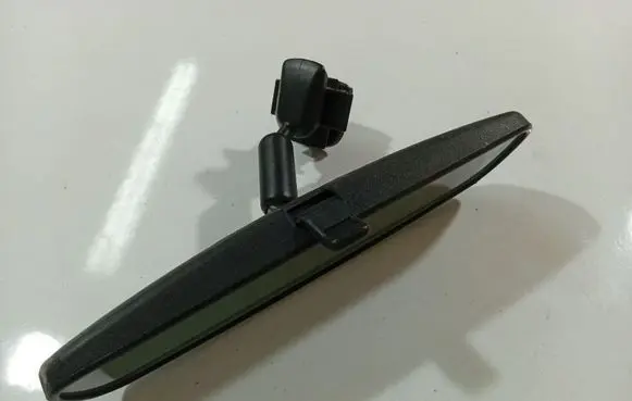 Mazda 3 I Rear view mirror (interior) E11015617