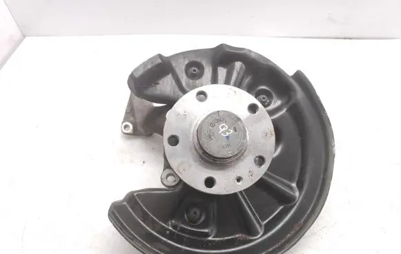 Rear wheel hub spindle/knuckle