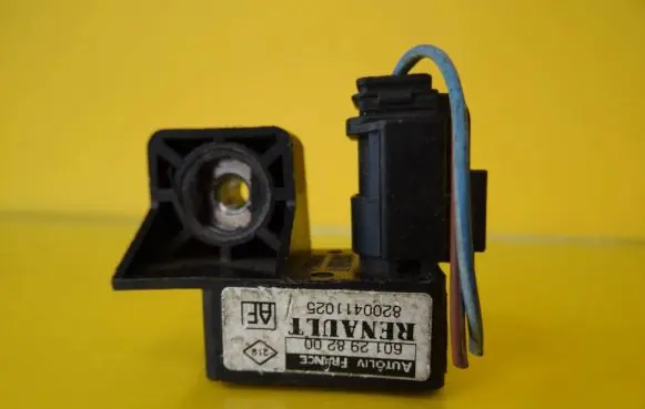 Renault Scenic II - Grand scenic II Airbag deployment crash/impact sensor 8200411025