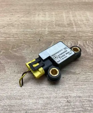 Mercedes-Benz ML W163 Airbag deployment crash/impact sensor A1638200226