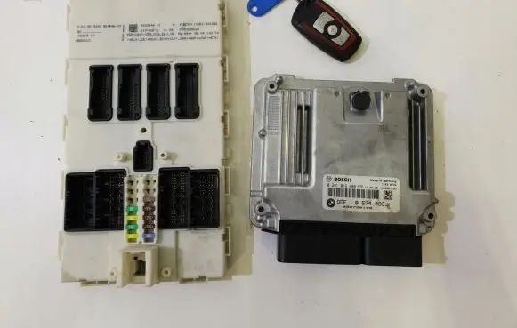 BMW 1 F20 F21 Engine ECU kit and lock set 00.033.05N