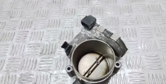 Volvo XC70 Throttle valve 8677866