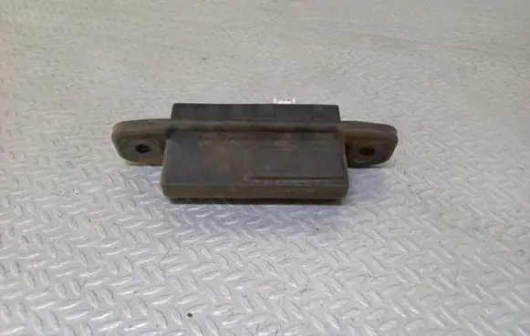 Toyota Avensis T270 Tailgate opening switch 