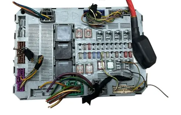 Jaguar XF X250 Fuse module 7370011040 9X2314D628AC