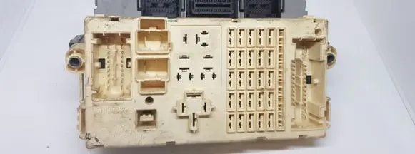 Alfa Romeo 159 Fuse module 60686059 50507094