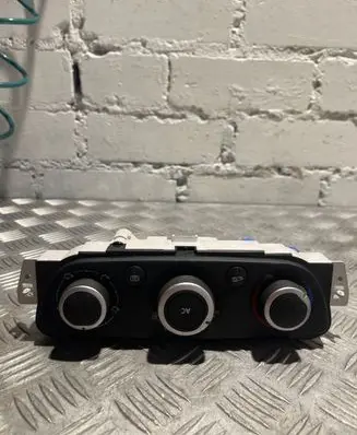 Renault Megane III Climate control unit T1001786G