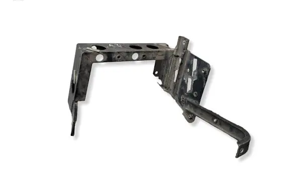 Audi A8 S8 D2 4D Fender mounting bracket 4D0821138