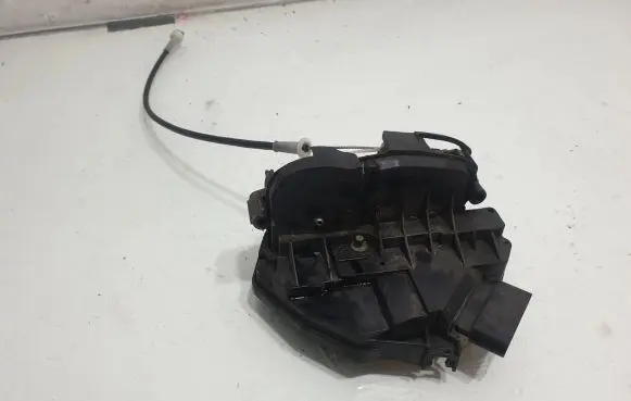 Ford Fiesta Front door lock 8A6AA21813