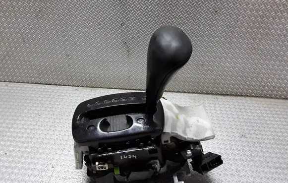 Audi A8 S8 D2 4D Gear shifter/selector 4D0713041