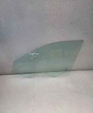 Peugeot 308 Front door window glass four-door