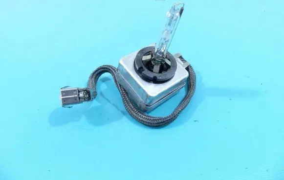 Volkswagen Touareg I Xenon bulb D1S IMPRK1240154
