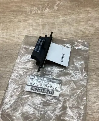 Nissan Pathfinder R50 Heater blower motor/fan resistor 271500W014 8Y13E05