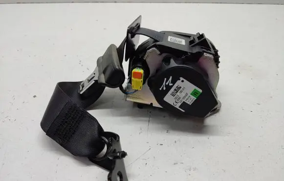 Mercedes-Benz E W213 Rear seatbelt 631150900F 00000900H L005070