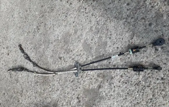 Ford Mondeo Mk III Gear shift cable linkage