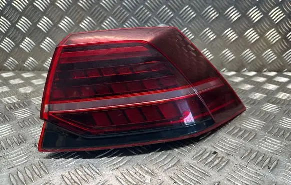 Rear/tail lights