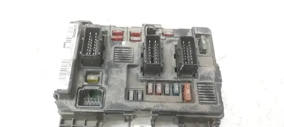 Citroen Berlingo Fuse module T118470002E 9643498980 137909297