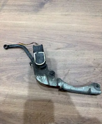 Mercedes-Benz C W204 Air suspension front height level sensor A0045428518