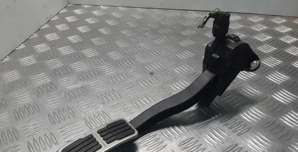 Jaguar F-Pace Accelerator throttle pedal HK8M9F836CB