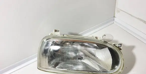 Volkswagen Golf III Headlight/headlamp 21950404 21950402