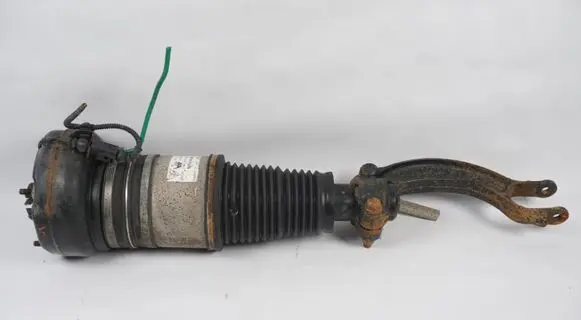 Porsche Macan (95B) Air suspension front shock absorber 95B616039