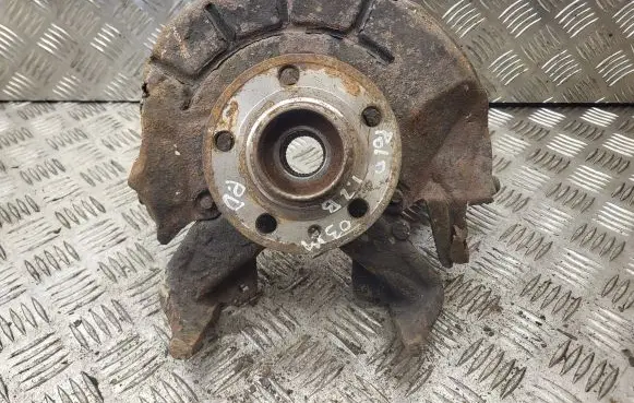 Volkswagen Polo Front wheel hub