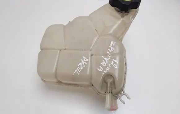 Opel Zafira C Coolant expansion tank/reservoir 13304127
