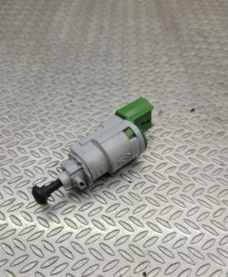 Dacia Duster Brake pedal sensor switch 8200276360D