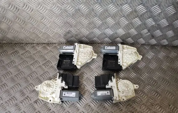 Seat Leon (1P) Front door window regulator motor 1K0959793M F005S00293 1P0837401E
