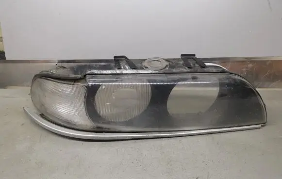 BMW 5 E39 Headlight lense 51138159306 8159306