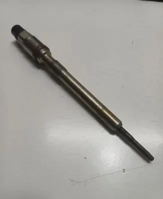 Volkswagen PASSAT B8 Glow plug 03L905061G