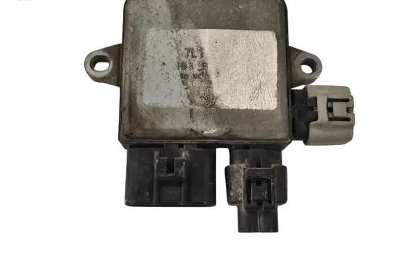 Tesla Model S Coolant fan relay 8282120280