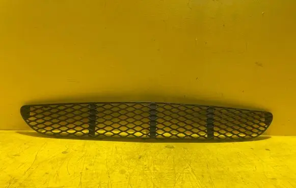 Mercedes-Benz E W211 Front bumper lower grill A2118850053