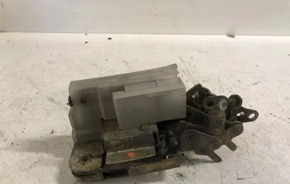 Volkswagen Transporter - Caravelle T4 Front door lock 701837015D