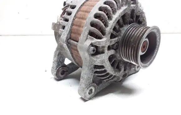 Nissan Juke I F15 Generator/alternator 231001KA1A
