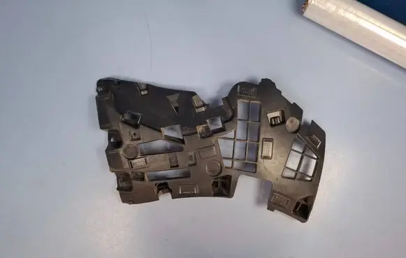 Peugeot 308 Front bumper mounting bracket 9837858080