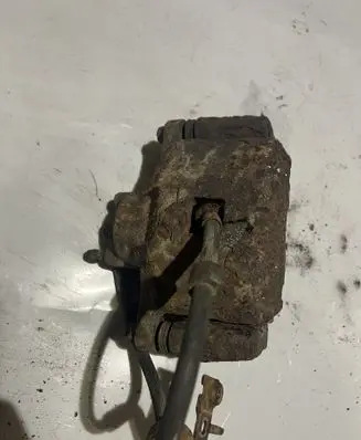 Front brake caliper
