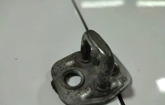Renault Laguna II Front door lock loop/hook striker 