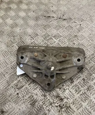 Audi Q7 4L Front shock absorber mounting bracket 