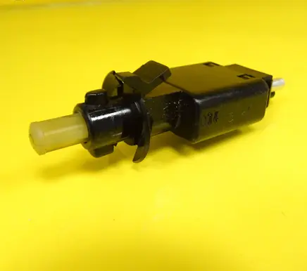 Mercedes-Benz C W202 Brake pedal sensor switch 0005457709