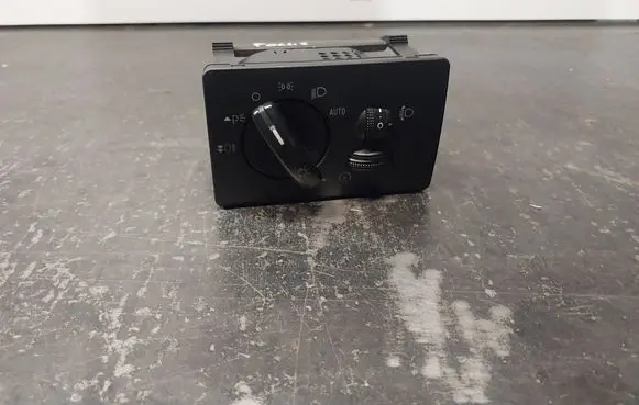Ford Focus Light switch 7M5T13A024CA