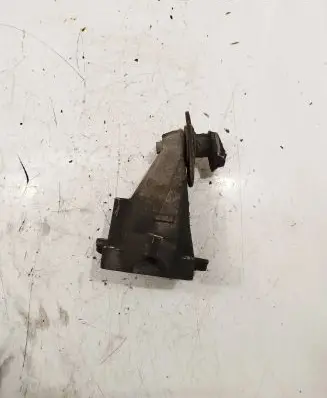 Mercedes-Benz C W204 Engine mounting bracket a2712232704