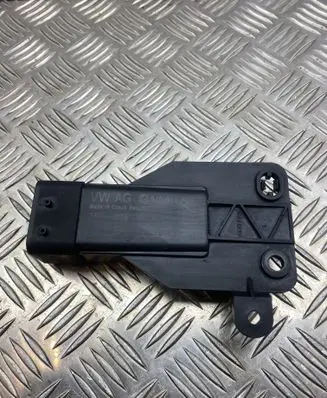 Volkswagen Polo V 6R Coolant fan relay 5J0919506