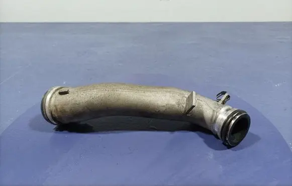 BMW X7 G07 Air intake hose/pipe 8596272
