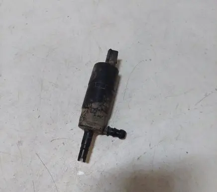 BMW 5 E60 E61 Windscreen/windshield washer pump 021168