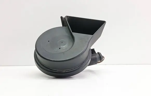 Audi A4 S4 B7 8E 8H Horn signal 8E0951223