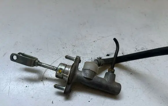 Clutch slave cylinder