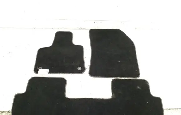 Peugeot 5008 Car floor mat set 9828148180