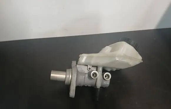 Volvo XC70 Master brake cylinder 03350885571