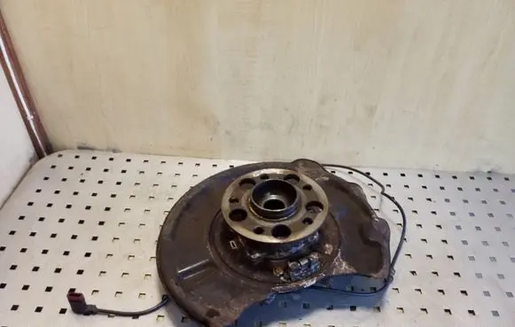 Mercedes-Benz E W211 Rear wheel hub