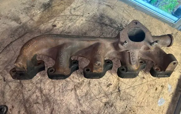 Volvo S80 Exhaust manifold 30637797